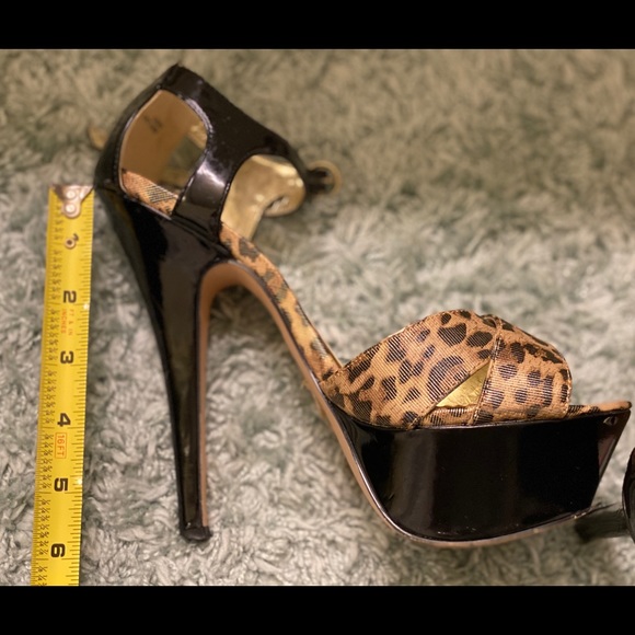 Leopard & Black Patent Open Toe Heels - Picture 7 of 8